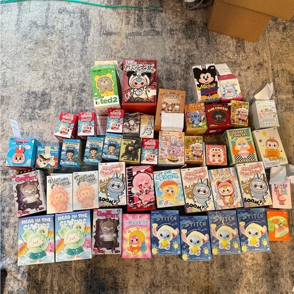 POP MART Other - Assorted Kids Action Figures & Playsets